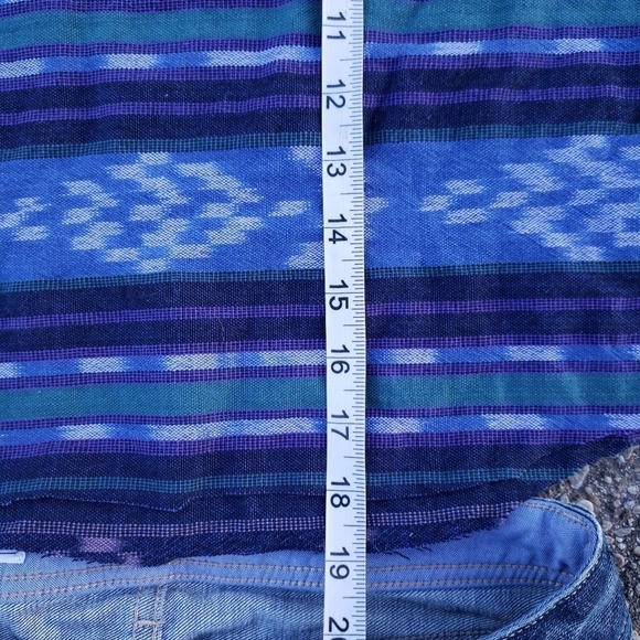 Tribal print cut off top L - Picture 3 of 3